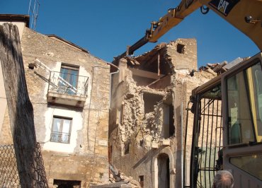 Demolizione fabbricato Abruzzo: Poggio Picenze 9