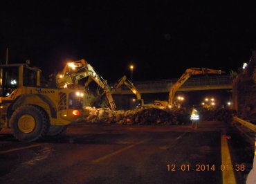 Demolizione edile notturna Napoli-Salerno: cavalcavia Autostrada A3 35