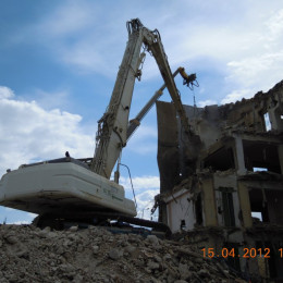 Demolizione edile - L'Aquila: Pettina (Via Basile) 2