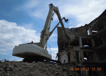 Demolizione edile - L'Aquila: Pettina (Via Basile) 1