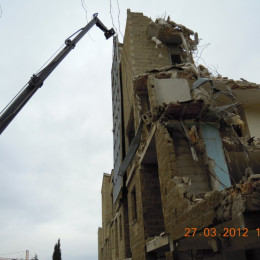 Demolizione edile - L'Aquila: Pettina (Via Basile) 3