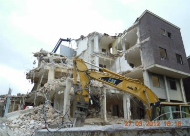 Demolizione edile - L'Aquila: Pettina (Via Basile) 5