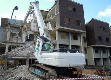 Demolizione edile - L'Aquila: Pettina (Via Basile) 9