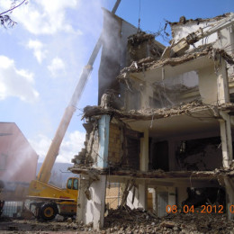 Demolizione edile - L'Aquila: Pettina (Via Basile) 3