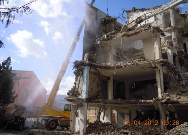 Demolizione edile - L'Aquila: Pettina (Via Basile) 10