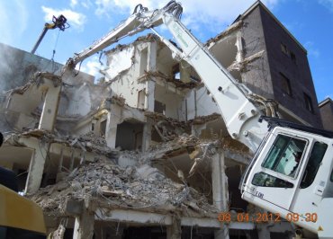 Demolizione edile - L'Aquila: Pettina (Via Basile) 11