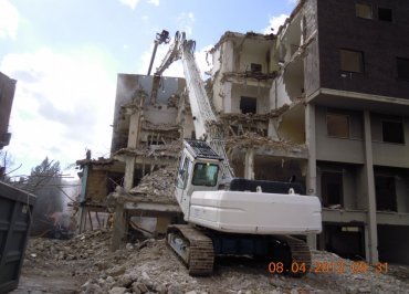 Demolizione edile - L'Aquila: Pettina (Via Basile) 16