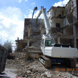 Demolizione edile - L'Aquila: Pettina (Via Basile) 2