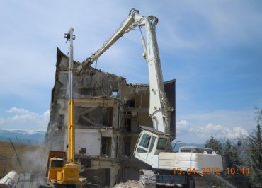 Demolizione edile - L'Aquila: Pettina (Via Basile) 35