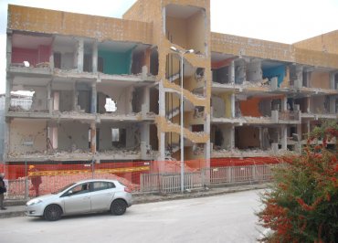 Demolizione edile L'Aquila: Pettino (Demolizione Condominio) 1