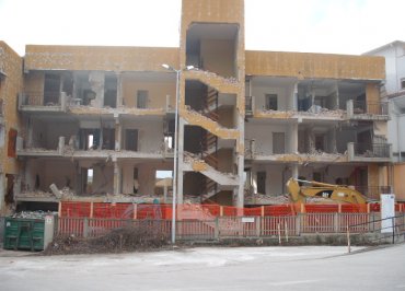 Demolizione edile L'Aquila: Pettino (Demolizione Condominio) 3