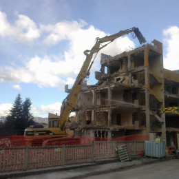 Demolizione edile L'Aquila: Pettino (Demolizione Condominio) 1