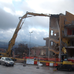 Demolizione edile L'Aquila: Pettino (Demolizione Condominio) 2