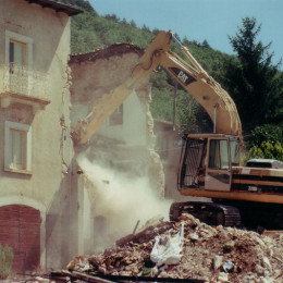Demolizioni edili Abruzzo - Fagnano Alto 2009 3