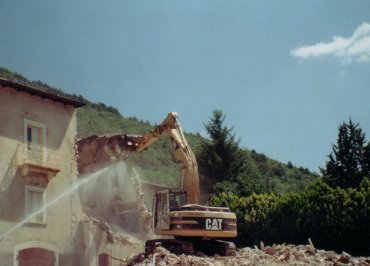 Demolizioni edili Abruzzo - Fagnano Alto 2009 3