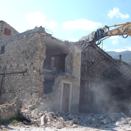 Demolizioni edili L'Aquila: Villa Sant'Angelo 2009 2