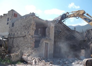 Demolizioni edili L'Aquila: Villa Sant'Angelo 2009 2