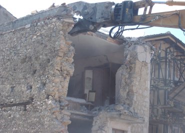 Demolizioni edili L'Aquila: Villa Sant'Angelo 2009 3