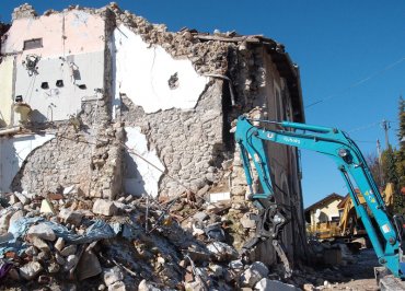 Demolizioni speciali Abruzzo: Poggio Picenze - via Palombaia 1