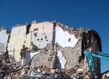 Demolizioni speciali Abruzzo: Poggio Picenze - via Palombaia 2