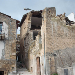 Demolizione fabbricato Abruzzo: Poggio Picenze 1