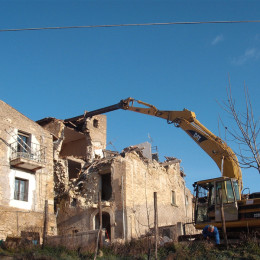 Demolizione fabbricato Abruzzo: Poggio Picenze 4