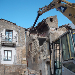 Demolizione fabbricato Abruzzo: Poggio Picenze 4