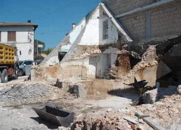 Demolizioni edili Pizzoli: Sisma 2009 (Abruzzo) 6