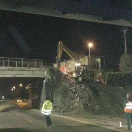 Demolizione edile notturna Napoli-Salerno: cavalcavia Autostrada A3 3