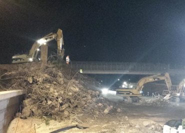 Demolizione edile notturna Napoli-Salerno: cavalcavia Autostrada A3 13