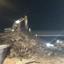Demolizione edile notturna Napoli-Salerno: cavalcavia Autostrada A3 2