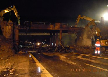 Demolizione edile notturna Napoli-Salerno: cavalcavia Autostrada A3 26