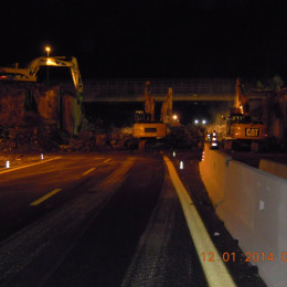 Demolizione edile notturna Napoli-Salerno: cavalcavia Autostrada A3 3