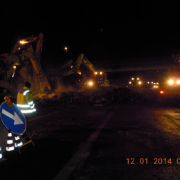 Demolizione edile notturna Napoli-Salerno: cavalcavia Autostrada A3 1