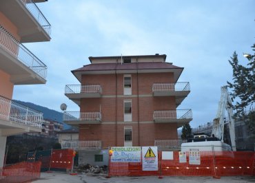 Demolizione edile - L'Aquila: Via degli Orsini 2