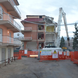 Demolizione edile - L'Aquila: Via degli Orsini 3