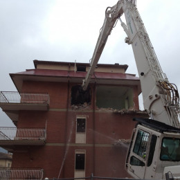 Demolizione edile - L'Aquila: Via degli Orsini 1