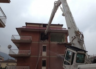 Demolizione edile - L'Aquila: Via degli Orsini 10