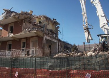 Demolizione edile - L'Aquila: Via degli Orsini 15