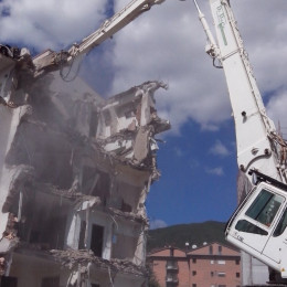 Demolizione Edile - L'Aquila: Via dei Giardini 3
