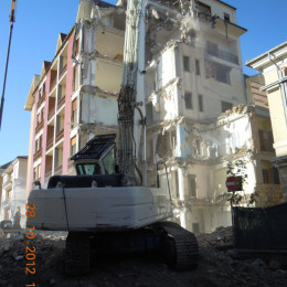 Demolizione Edile - L'Aquila: Via dei Giardini 2
