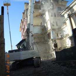 Demolizione Edile - L'Aquila: Via dei Giardini 3
