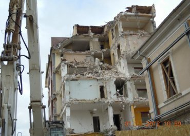 Demolizione Edile - L'Aquila: Via dei Giardini 17